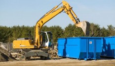 Comment louer une benne : les démarches préalables à connaître